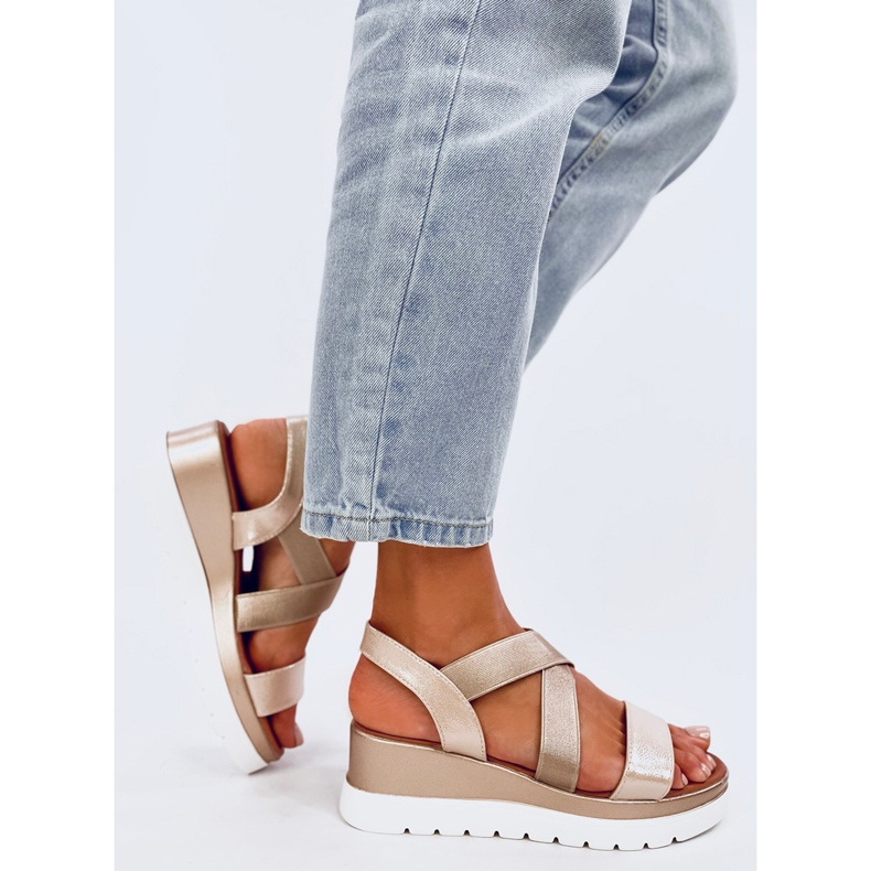 Sandale cu pană Caden Gold de aur 2 Sandale cu pană Caden Gold de aur 2