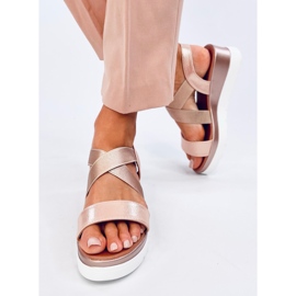 Sandale cu pană Caden Champagne roz 1