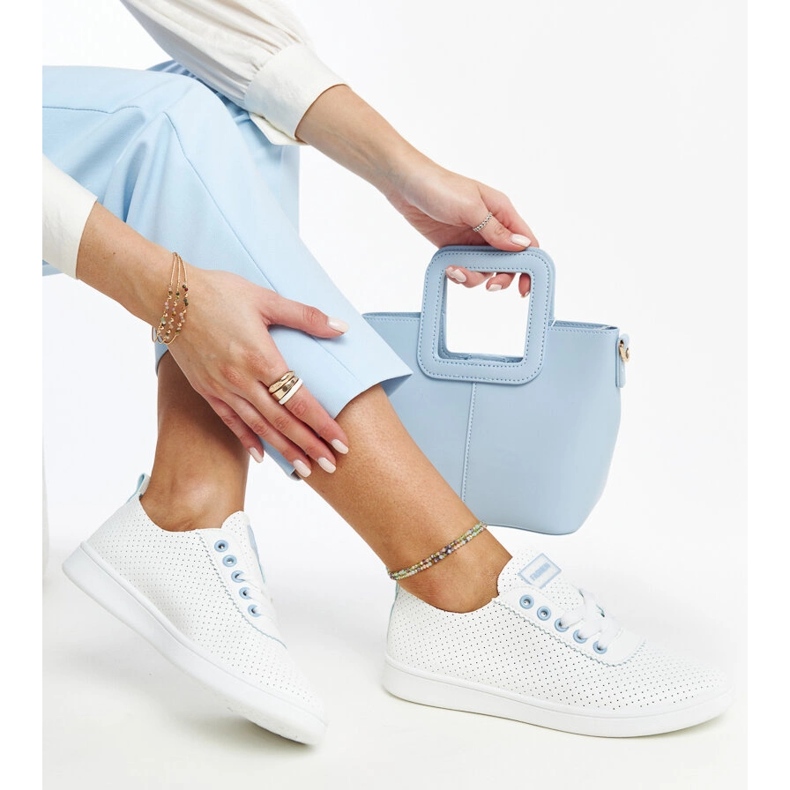 Tenisi albi Yusra din piele ecologica 1