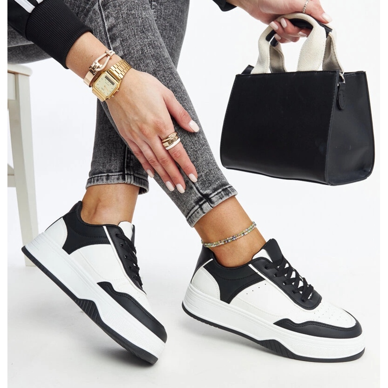 Adidasi albi si negri cu talpa Rumai groasa 1