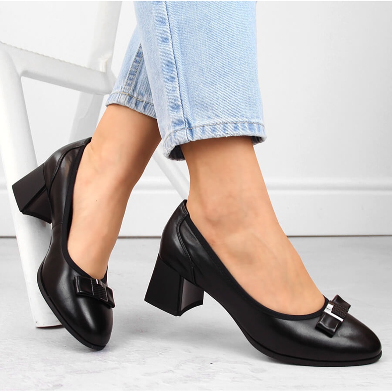 Pantofi de dama din piele neagra cu toc decorativ, Filippo DP6178 negru 1