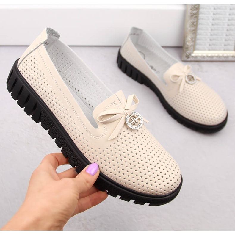 Pantofi slip-on damă din piele ajurata, bej Filippo DP6057 1