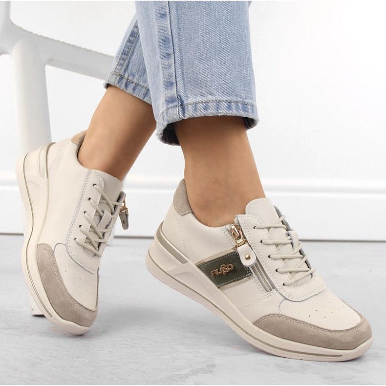 Pantofi sport cu pană de damă din piele bej Filippo DP6083 1 Pantofi sport cu pană de damă din piele bej Filippo DP6083 1