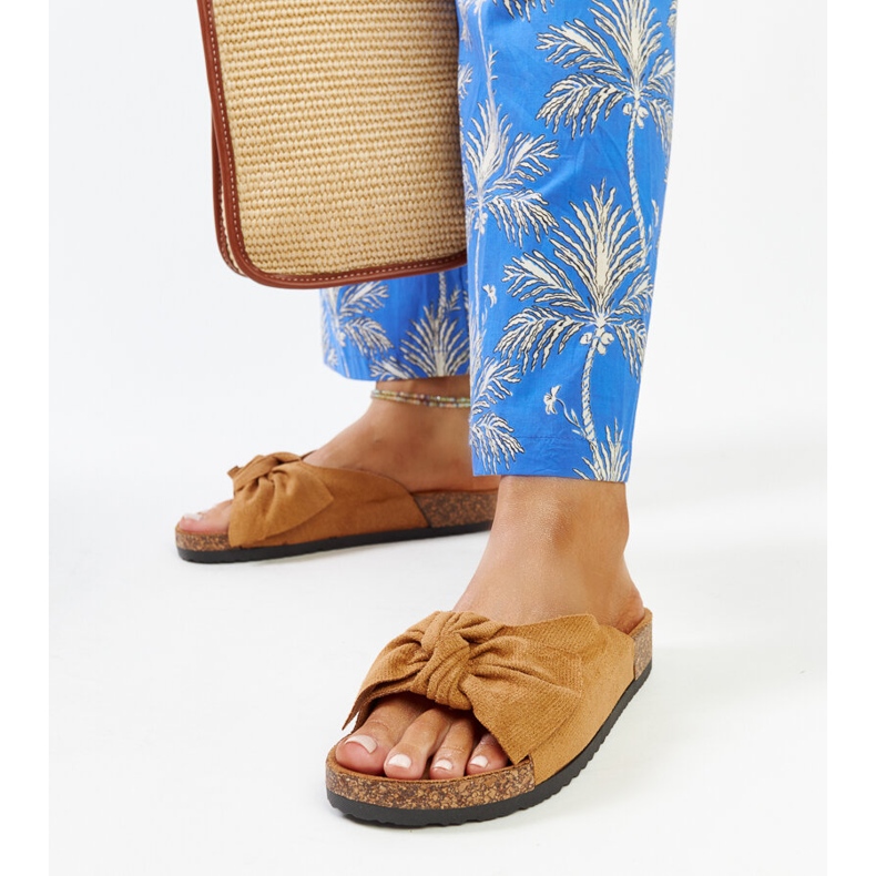 Șlapi maro cu talpă de plută de la Aamu 1 Șlapi maro cu talpă de plută de la Aamu 1