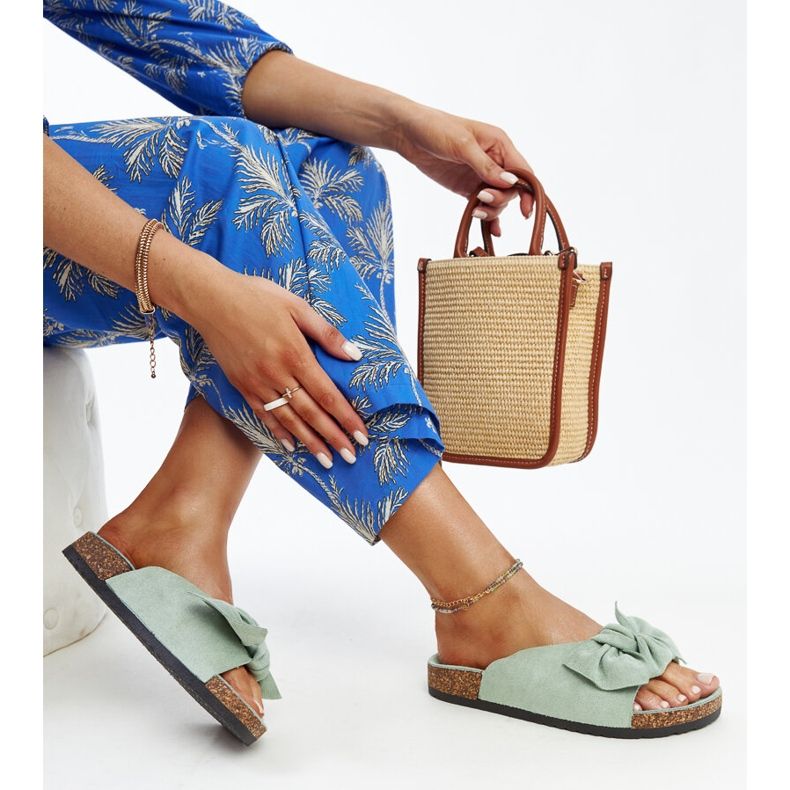 Tobogane Aamu de culoare verde deschis cu talpa de pluta 1 Tobogane Aamu de culoare verde deschis cu talpa de pluta 1