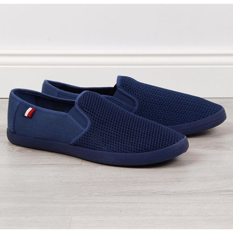 News STIRI M EVE299B adidasi ajurati 1