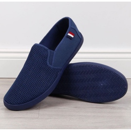 News STIRI M EVE299B adidasi ajurati 2