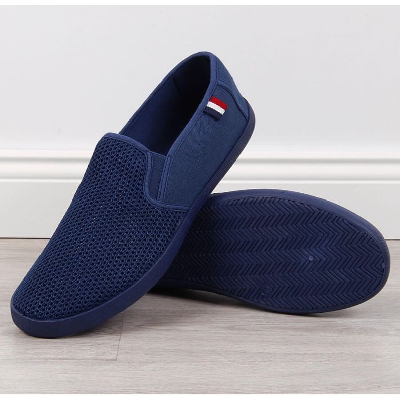 News STIRI M EVE299B adidasi ajurati 2