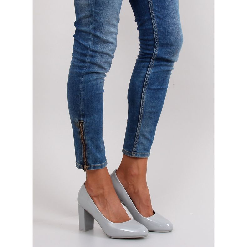 Pompe lăcuite cu toc larg m263p Gri 1