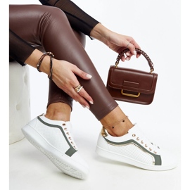 Adidași albi și verzi pe platforma Amala 1