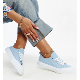 Adidași din material albastru lui Eduard 1