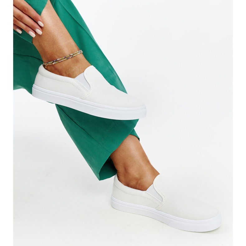 Adidași din material alb de la Suraya 1