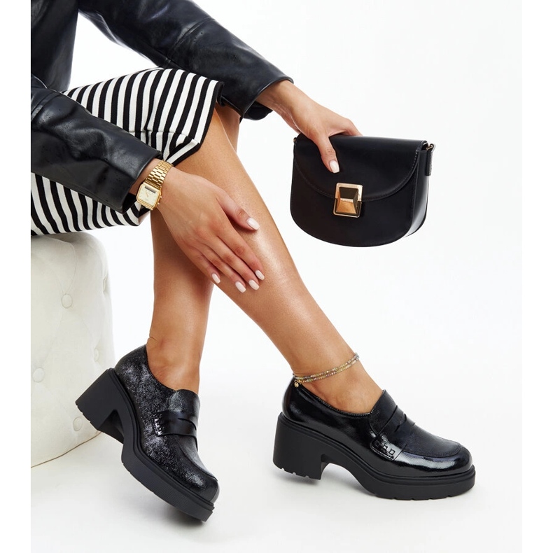 Pantofi negri din piele lacuita negru 1