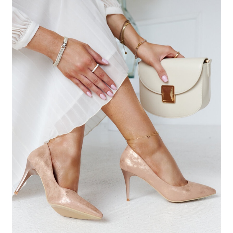 Tocuri metalice champagne cu inserție din piele de la Soissons roz 1 Tocuri metalice champagne cu inserție din piele de la Soissons roz 1