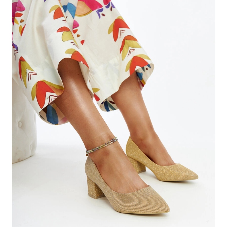 Pompe laice aurii strălucitoare cu toc înalt de aur 1 Pompe laice aurii strălucitoare cu toc înalt de aur 1