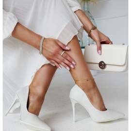 Tocuri albe strălucitoare cu inserție din piele de la Cortesa 2