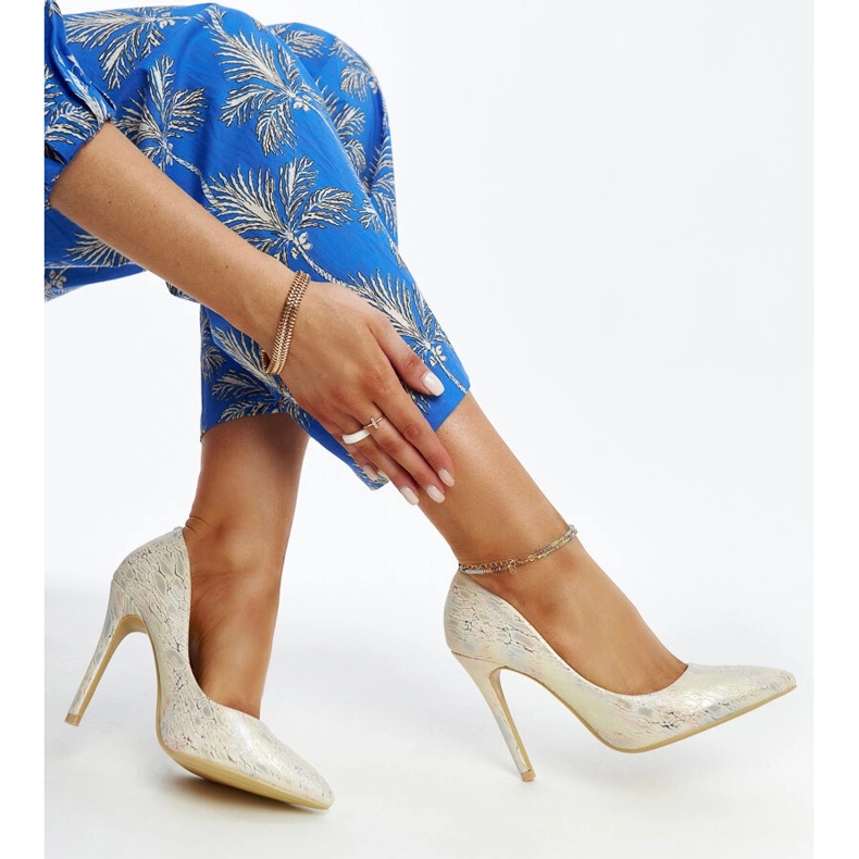 Tocuri aurii metalice cu inserție din piele Serranillos de aur 1 Tocuri aurii metalice cu inserție din piele Serranillos de aur 1