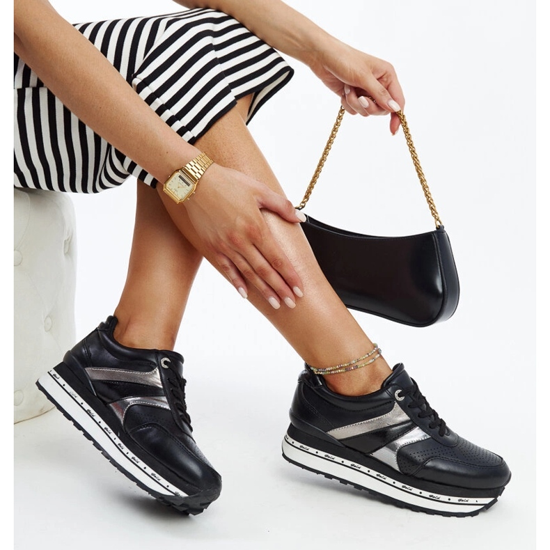 Pantofi din piele neagră cu cataramă decorativă negru 1