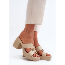 Flip-flops din piele pentru femei Zazoo 40419, cu decupaje și decor, bej 2