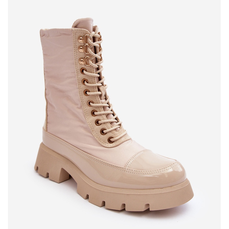 Cizme de muncitor izolate bej pe toc plat de Saranema 2