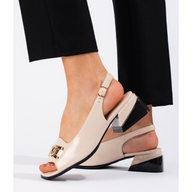 Goodin Sandale cu toc jos din piele lăcuită bej 2 Goodin Sandale cu toc jos din piele lăcuită bej 2