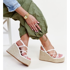 Sandale cu pană Mara albe 1 Sandale cu pană Mara albe 1