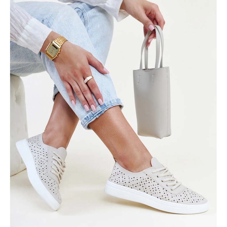 Tenisi Bej ajurati Manoek 1