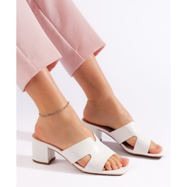 Flip-flops de damă albă cu toc înalt 1