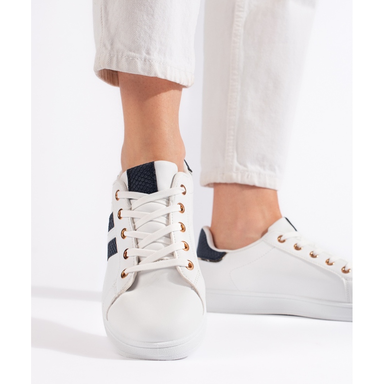 Tenisi albi de dama cu siret 2