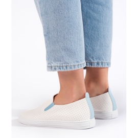 Tenisi slip-on ajurati în alb și albastru 3