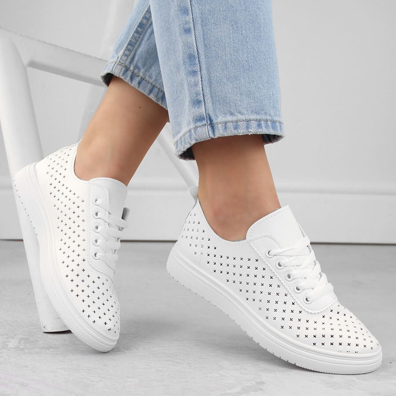 Pantofi sport de dama ajurati, alb Sabatina 0819 1