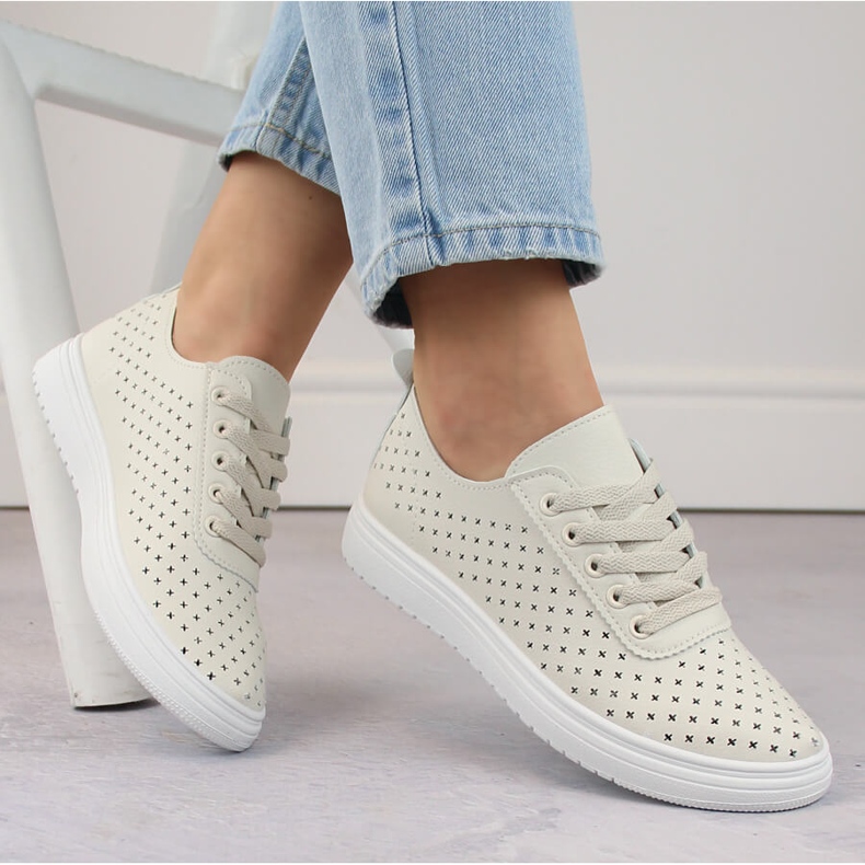 Pantofi sport dama ajurati, bej Sabatina 0819 1 Pantofi sport dama ajurati, bej Sabatina 0819 1