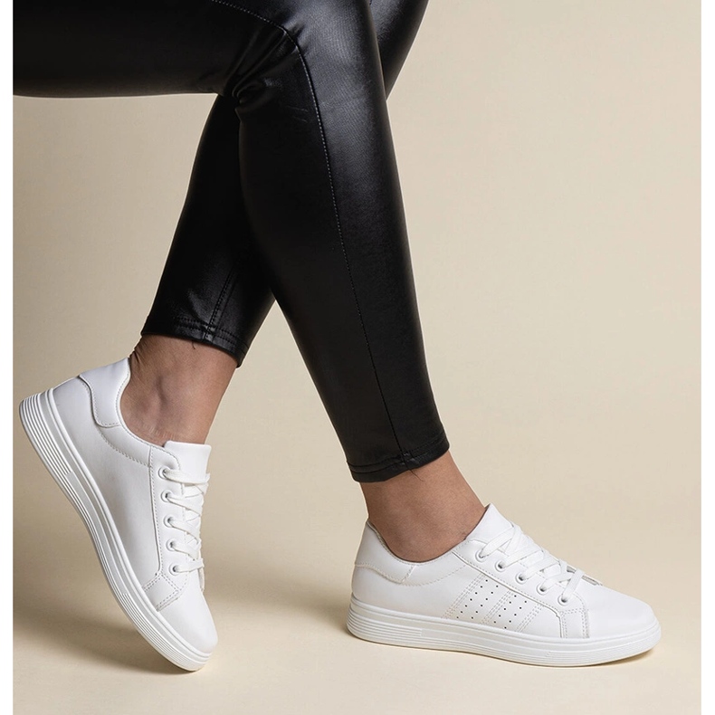 Tenisi albi din piele ecologică de la Cathleen 1 Tenisi albi din piele ecologică de la Cathleen 1