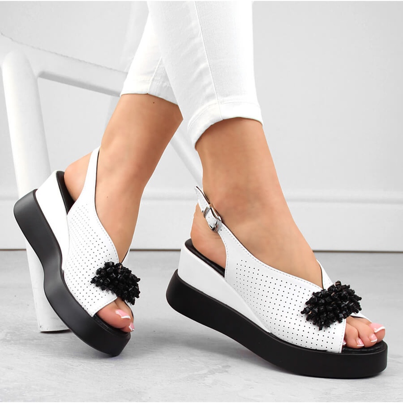 Sandale de dama din piele cu margele, alb Filippo DS6076 1