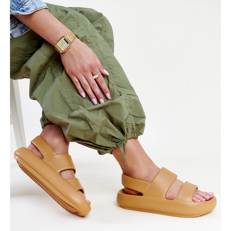 Sandale maro Attiana 1