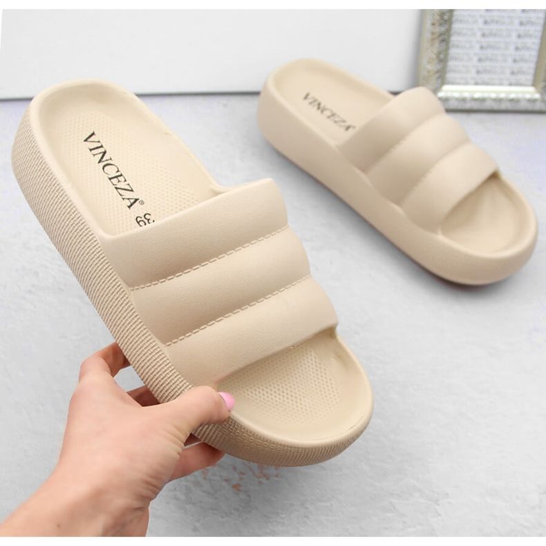 Papuci de dama matlasati cu platforma, bej Vinceza 75204 1