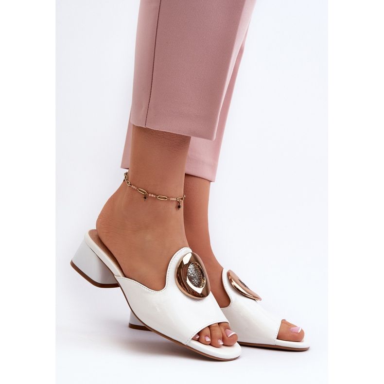 Flip-flops De Damă Eleganti De Brevet Cu Toc Jos Cu Decorație Aurie, Alb Uzimila 2