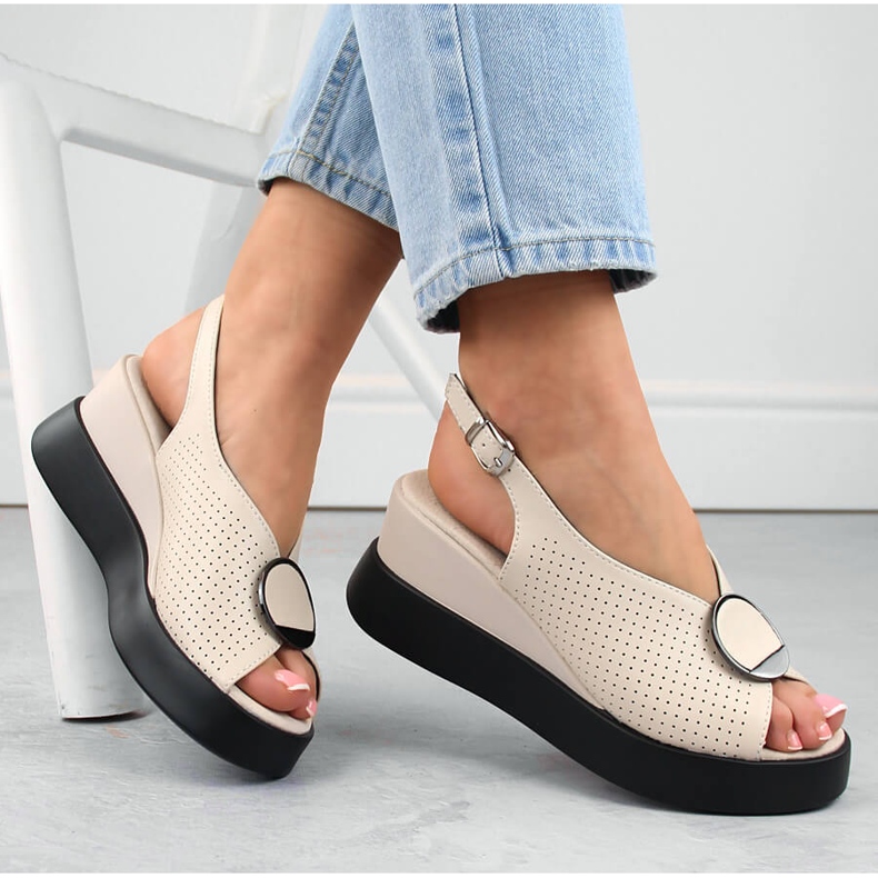 Sandale cu pană ajurata din piele bej Filippo DS6074 1