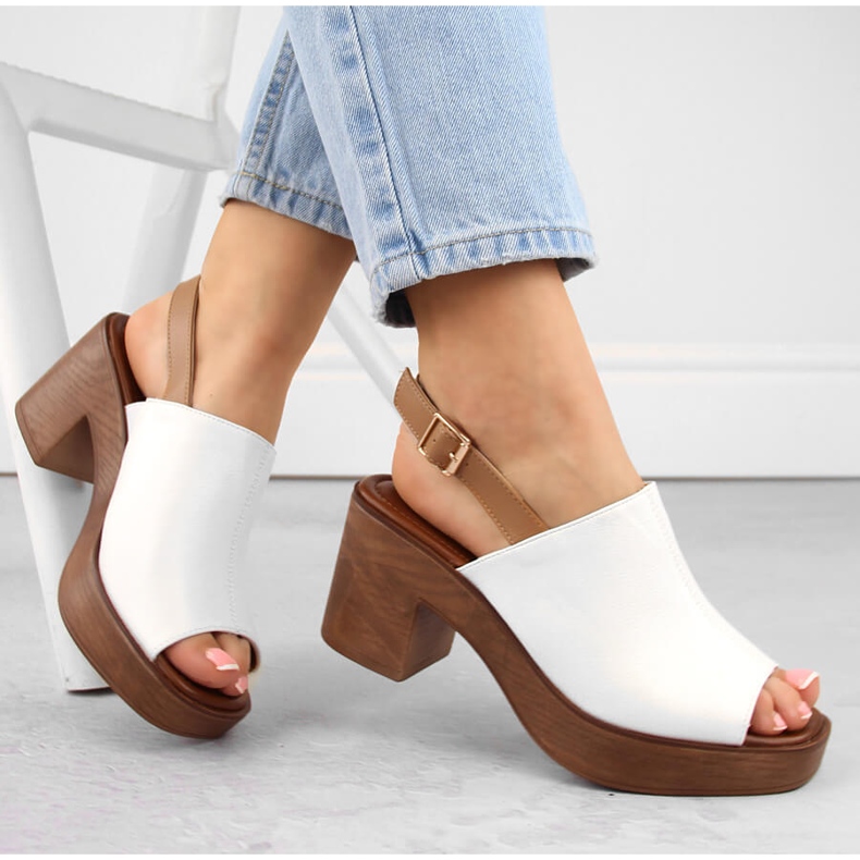 M. DASZYŃSKI Sandale dama cu toc inalt si platforma, albe M.Daszyński MR23117-4 1 M. DASZYŃSKI Sandale dama cu toc inalt si platforma, albe M.Daszyński MR23117-4 1