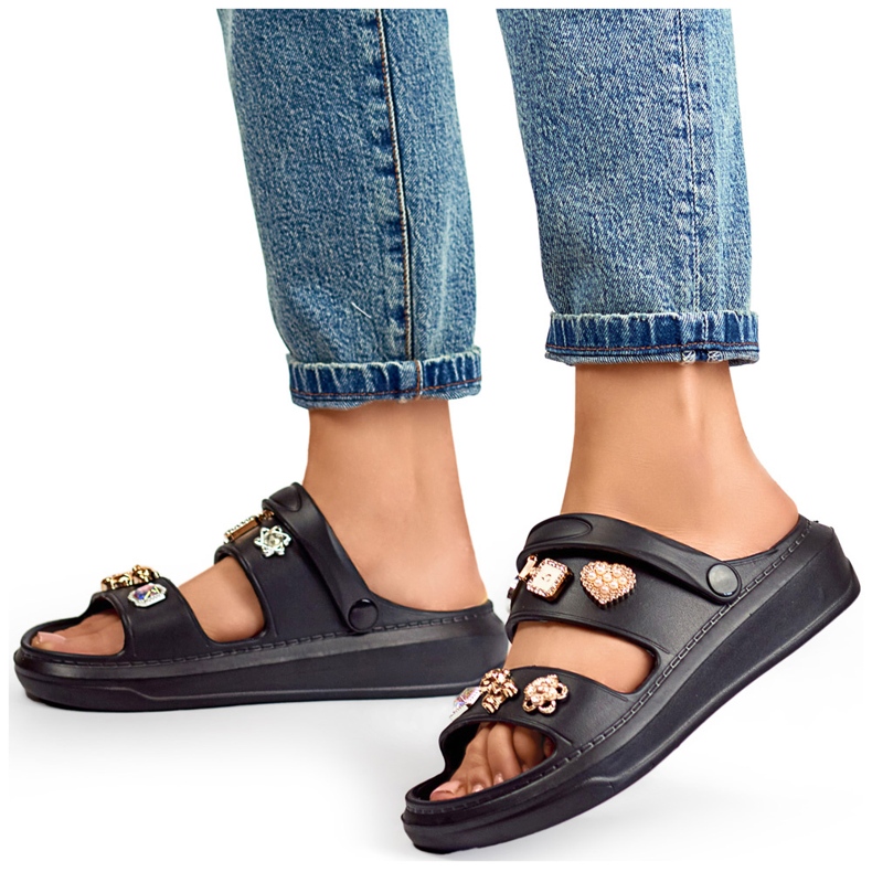 Sandale flip-flop de damă negre ușoare din cauciuc, cu elemente decorative negru 2
