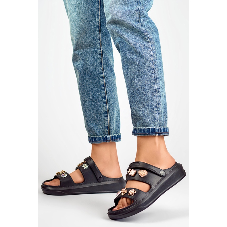 Sandale flip-flop de damă negre ușoare din cauciuc, cu elemente decorative negru 1