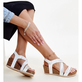 Sandalele cu pană din plută albă de la Salman 1