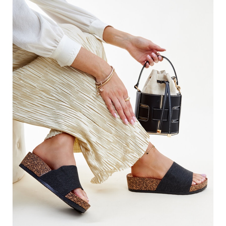 Flip-flops negri cu o pană de plută Naifene negru 1