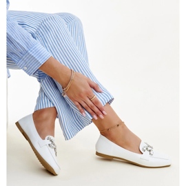 Mocasini albi cu cataramă Mali din zirconiu 1