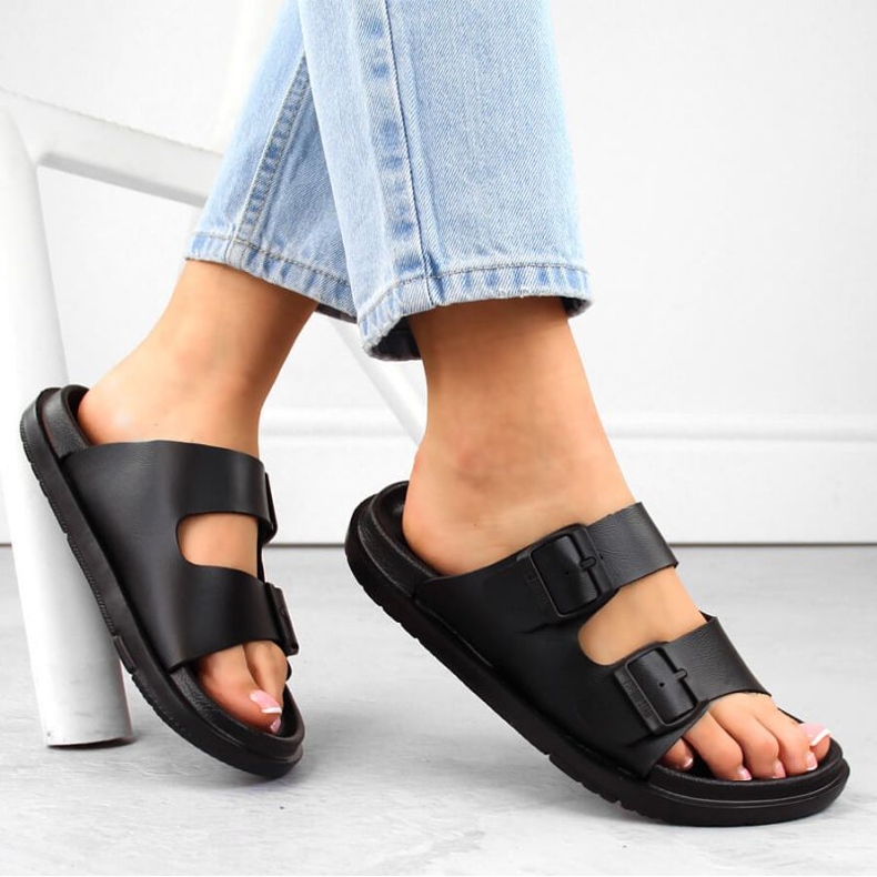 Șlapi Big Star W INT2004A din spumă cu catarame, negre negru 2