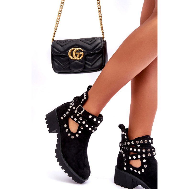 Ideal Shoes Botine De Damă De Căprioară Cu Știfturi Decorative, Negru 4 Ideal Shoes Botine De Damă De Căprioară Cu Știfturi Decorative, Negru 4