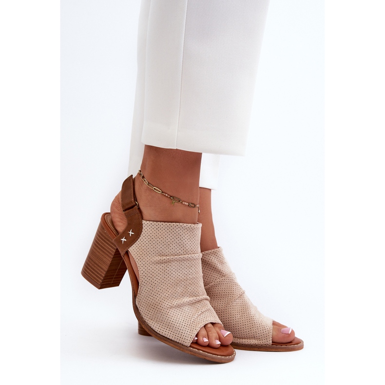 Sandale de damă ajurate pe un toc înalt Bej Rosca 2