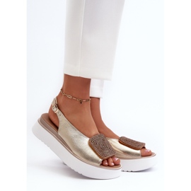 Sandale din piele pentru femei Zazoo 1786 pe o platformă cu decor auriu de aur 2