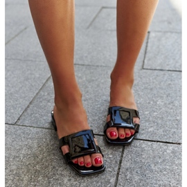 Papuci negri lacuiti cu inserție din piele Mancinia negru 1