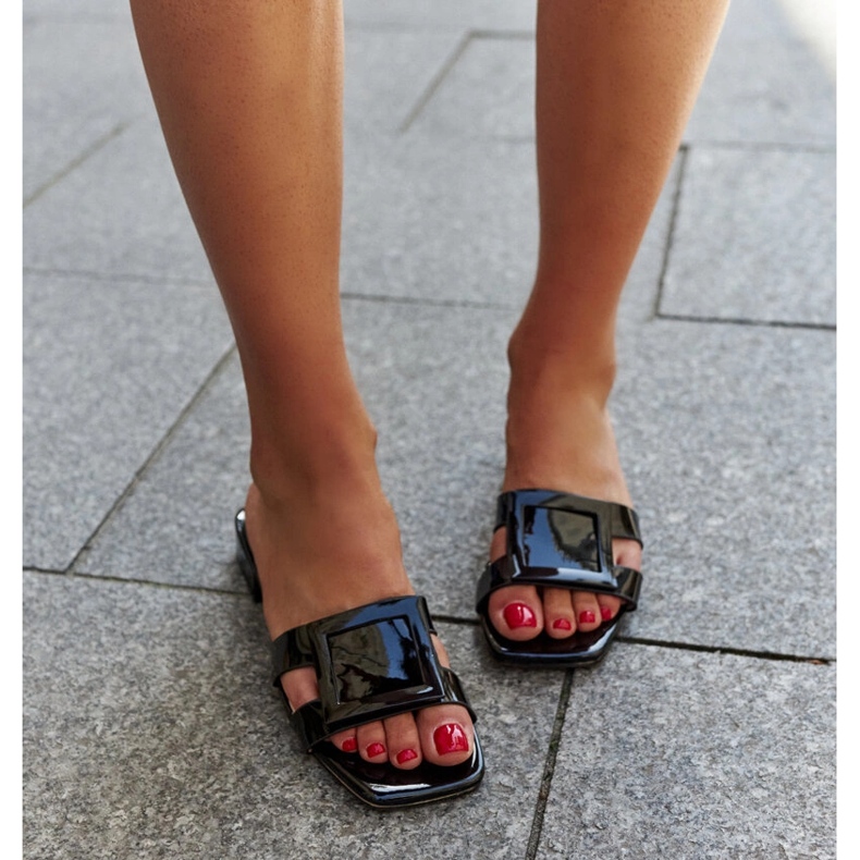 Papuci negri lacuiti cu inserție din piele Mancinia negru 1